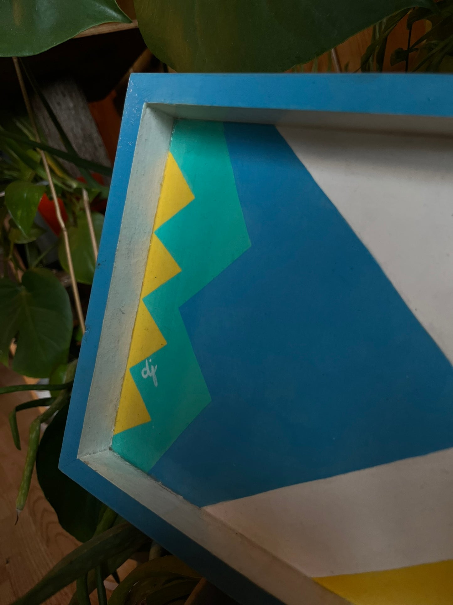 the ‘Tray of Triangulation’ rolling tray